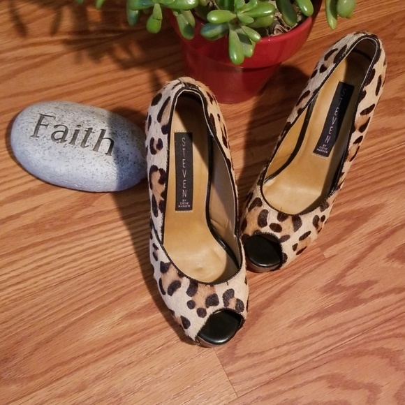 Steve madden cheetah heels 5 1/2 - Picture 1 of 7